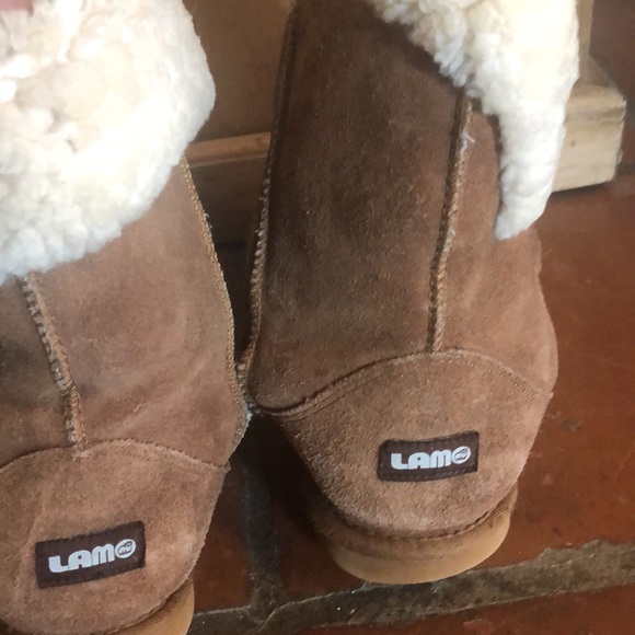 Uggs Style Sheepskin Boots - Picture 2 of 4